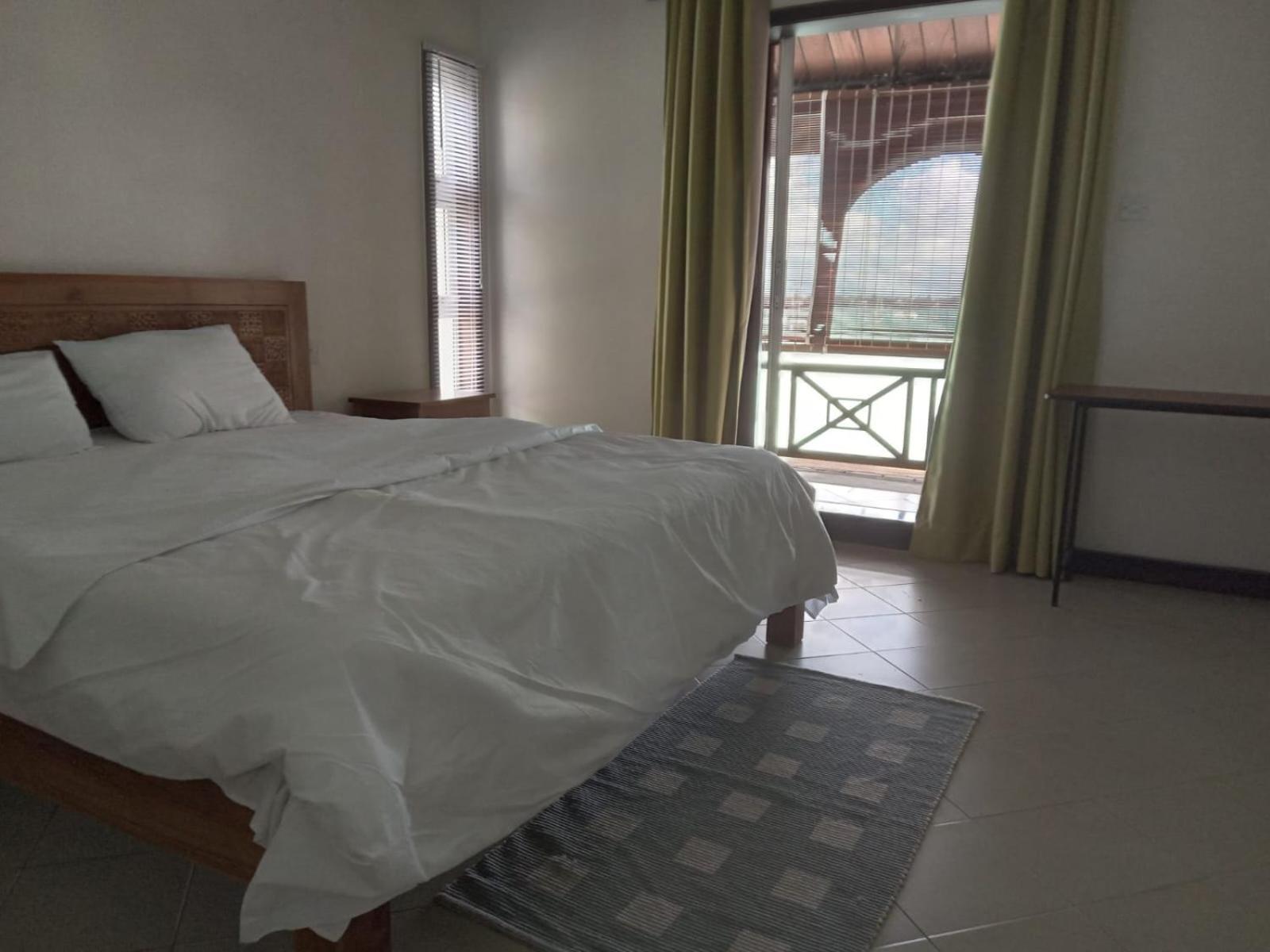 Sunset Boulevard, Grand Bay Luaran gambar