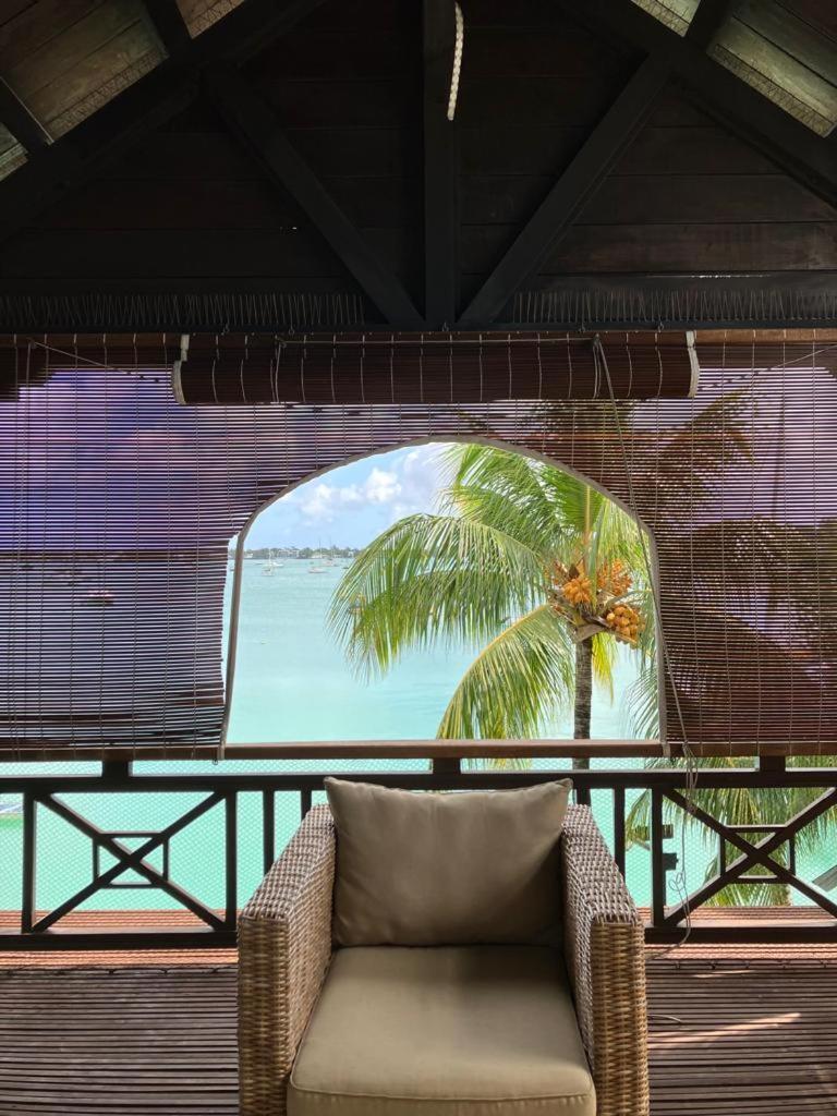Sunset Boulevard, Grand Bay Luaran gambar